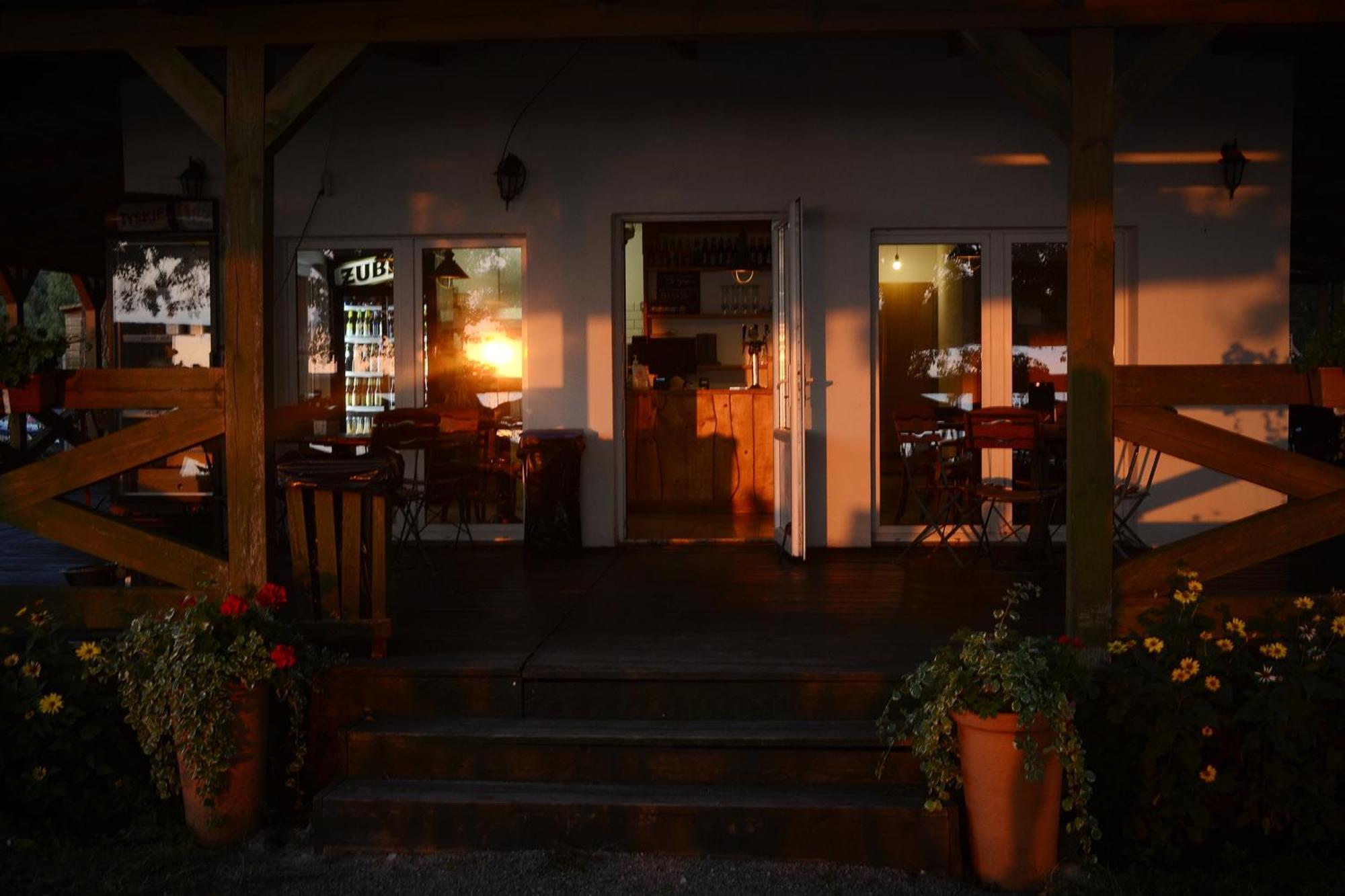 Camping Szczecinek Domy Wypoczynkowe Esterno foto