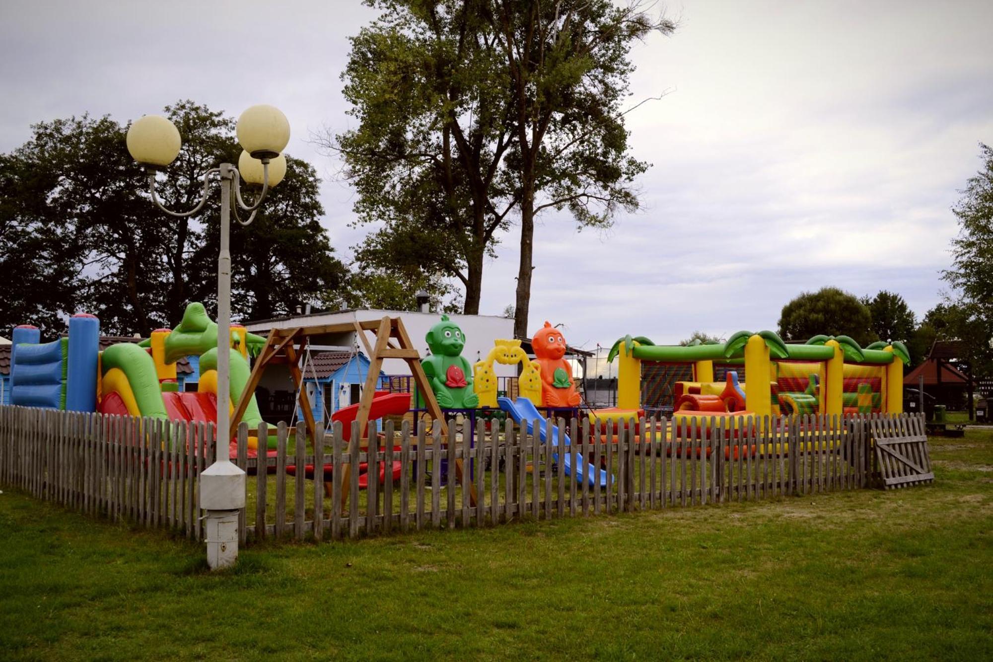 Camping Szczecinek Domy Wypoczynkowe Esterno foto