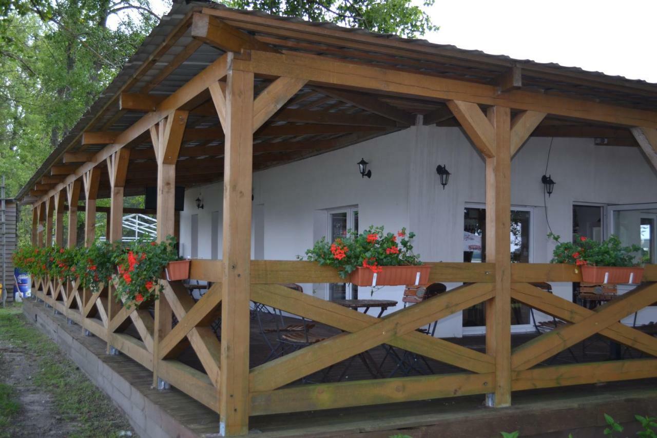 Camping Szczecinek Domy Wypoczynkowe Esterno foto